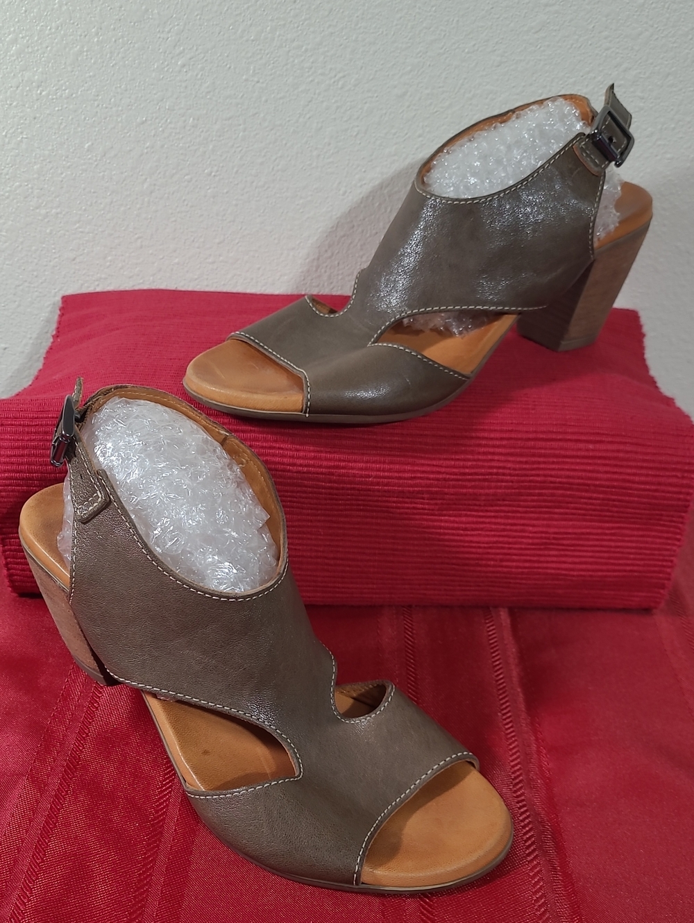 Sundance Slingback Olive Taupe Cutout Block Heel Sandals Open Toe